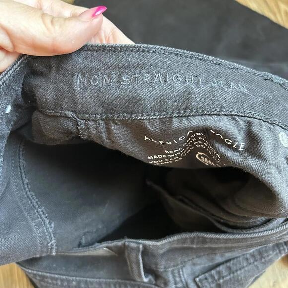 American Eagle NWT Jeans Womens 6 Black Mom Straight Leg High Rise Ripped - Picture 2 of 9